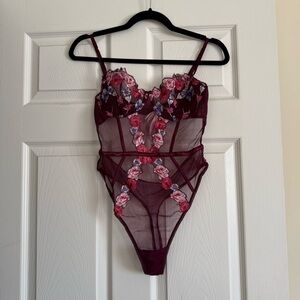 Victoria’s Secret Lace Floral Lingerie Teddy Size Medium NWT